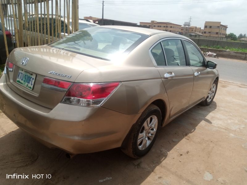 Thumbnail 3 of 2010 Honda Accord LE